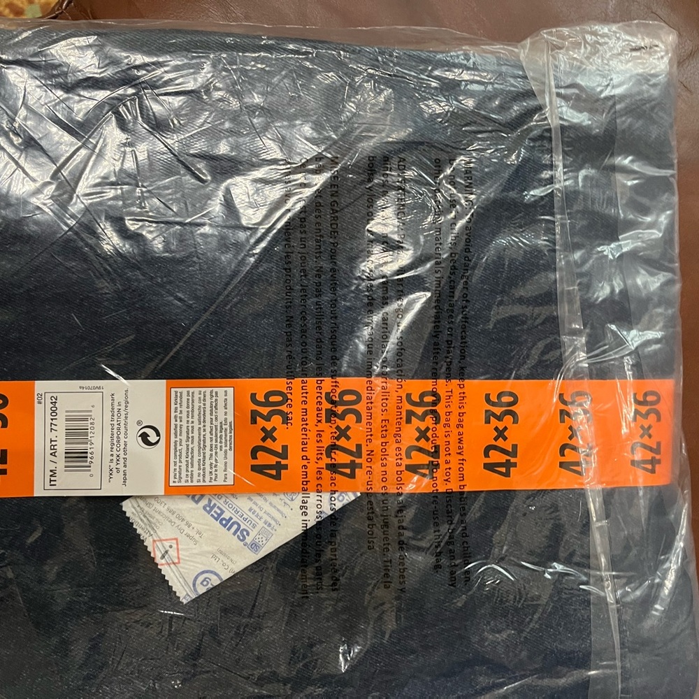 NWT Kirkland Signature Jeans 42x36 - Picture 4 of 9